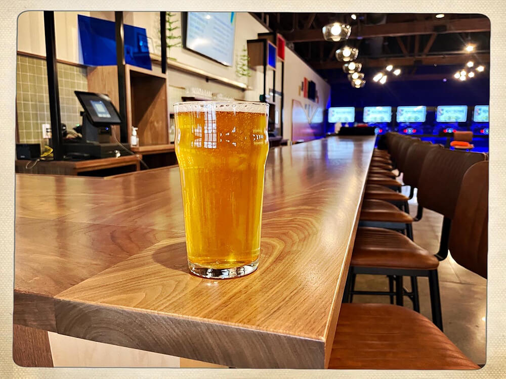 From Pigeon Hill craft beer to great burgers, our food and drinks are perfect for a night out in Muskegon